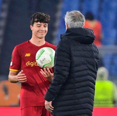 1637887399384030050.jpg FFElih-WQAcOC_R.jpg